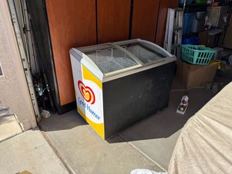 Chest freezer