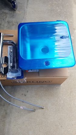Sterling water sink 13x12in new and jacuzzi faucet all new.