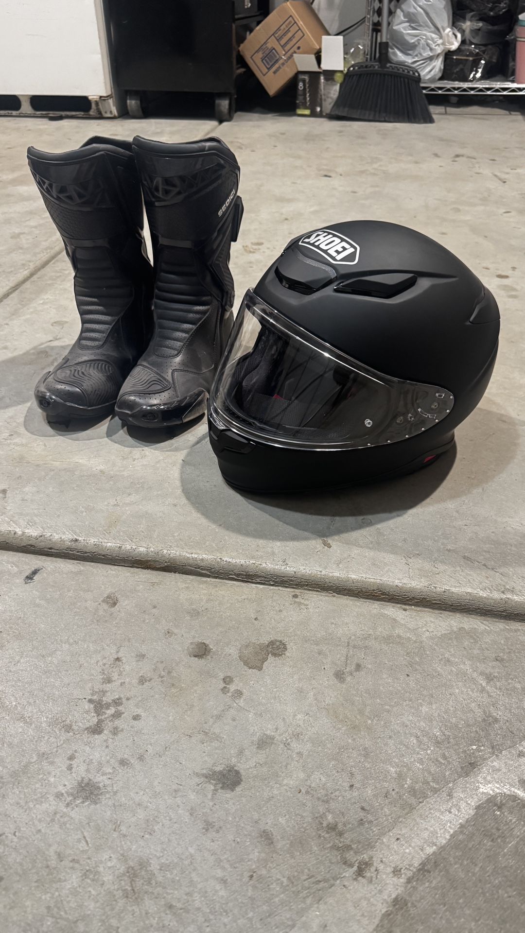 Helmet & Boots 