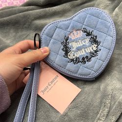 Juicy Couture Royal Couture Heart Zip Around (Blue): BRAND NEW