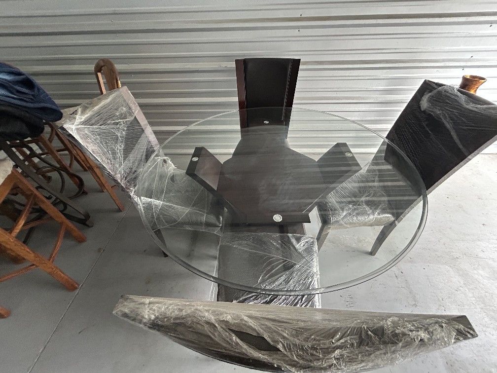 Used- Like New Beautiful Dining Set
