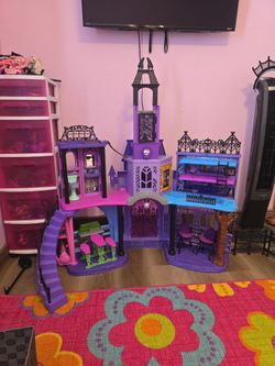 Monster High Haunted High Doll House Playset