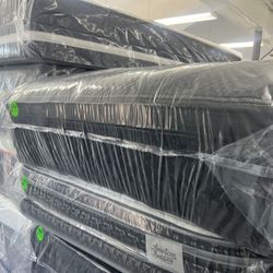 TWIN SIZE PILLOW TOP MATTRESS & BOX SPRING BED SET