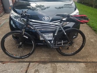 Trek Gary Fischer Bicycle Mountain / Road Marlin G2 Bike 23” Frame 29" Wheels