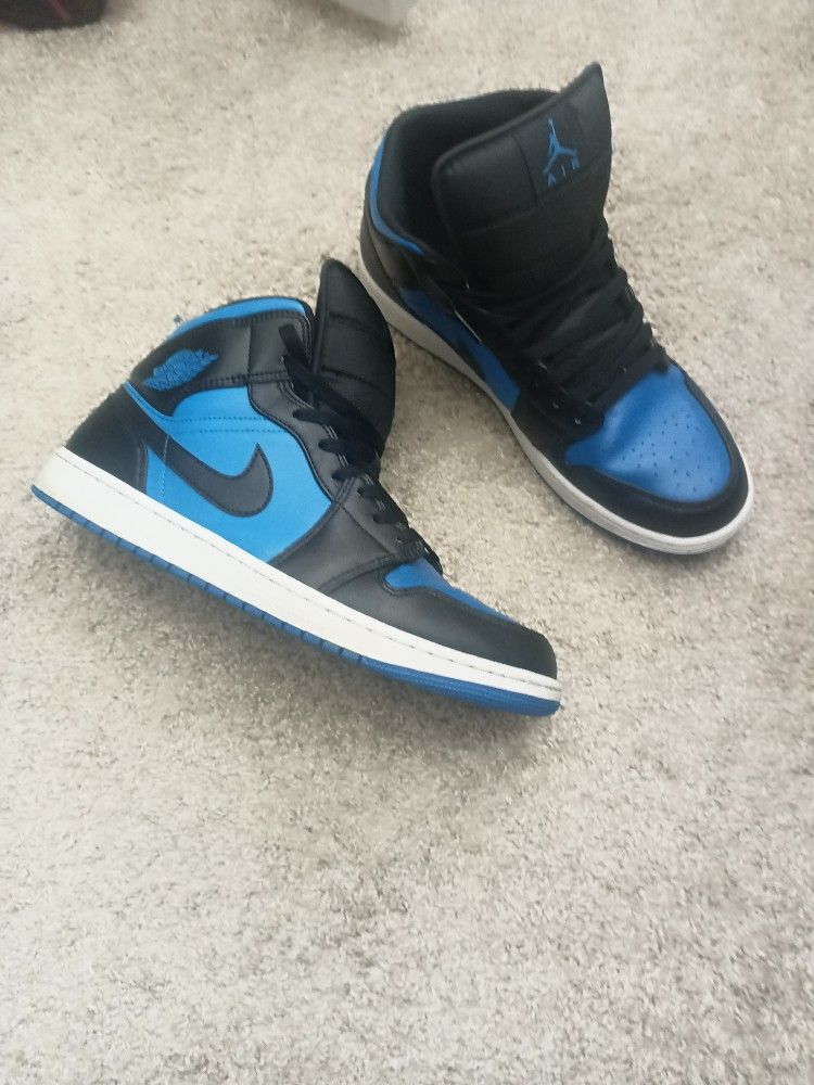 Air Jordan 1 Retro High OG "Royal 2013"