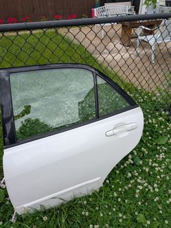 01-05 Lexus is300 left rear door
