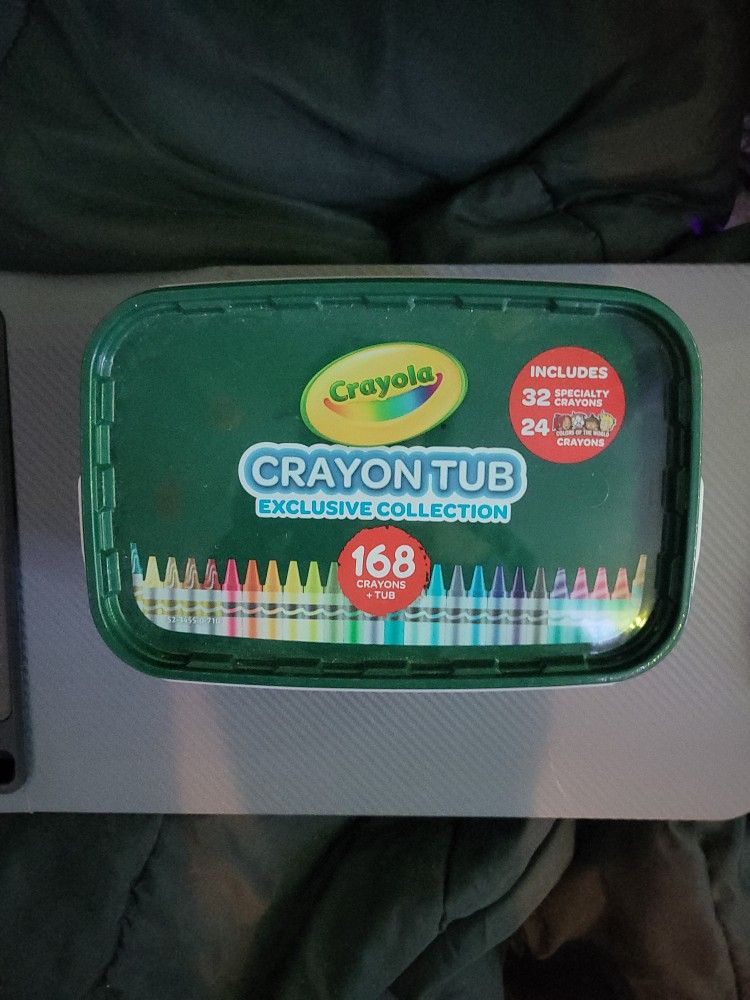 164 Crayola Crayons & Storage Tub - Exclusive Collection