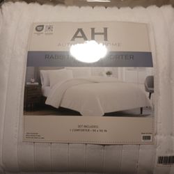 QUEEN RABBIT FUR COMFORTER 