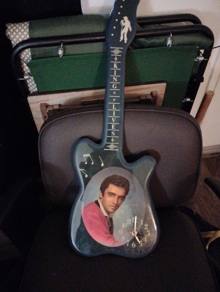 Elvis Clock