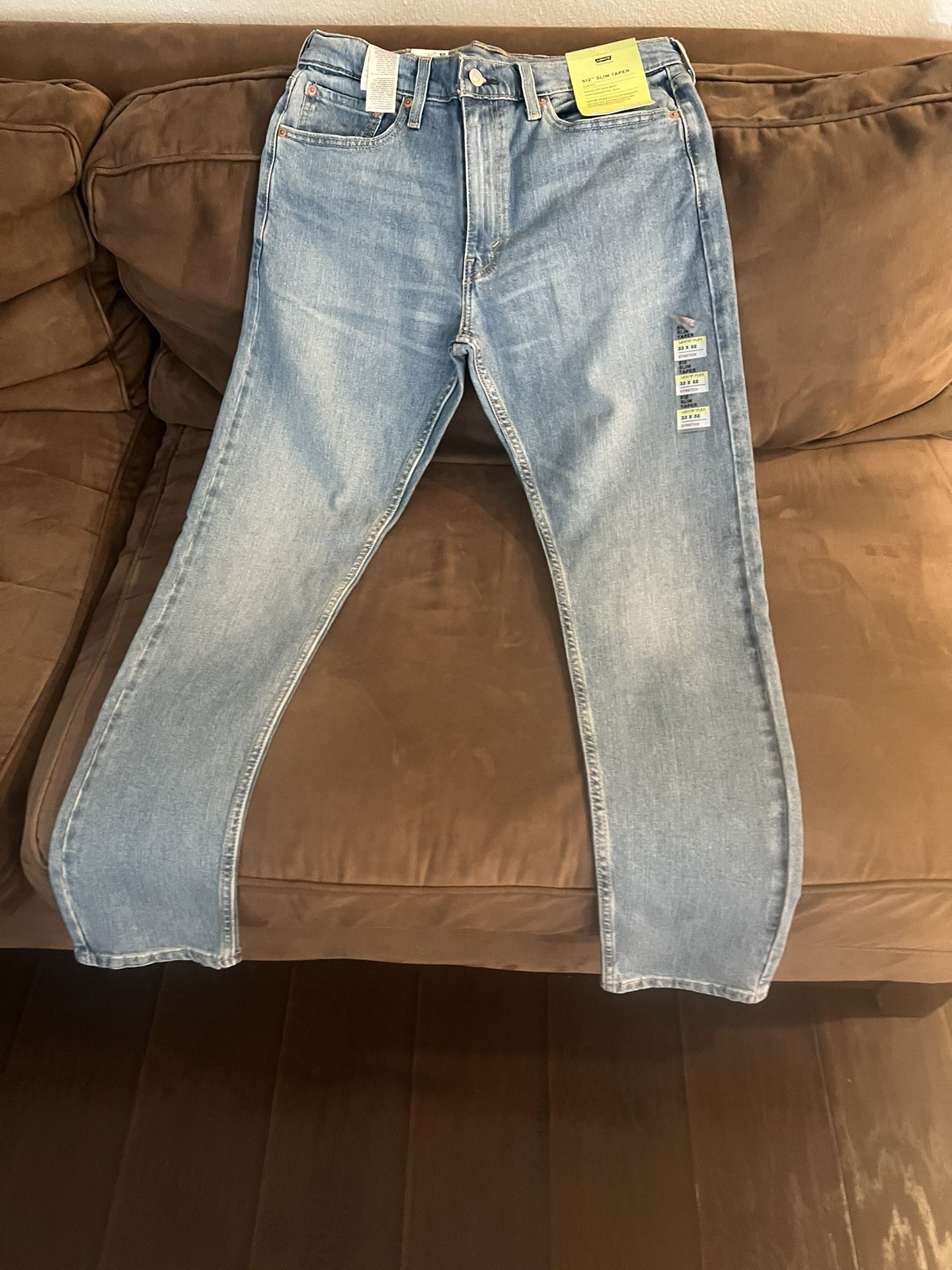LEVI’S