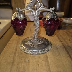 Vtg Hanging Strawberry Salt & Pepper Shakers Glass Metal Stand Japan Cadmium Glow