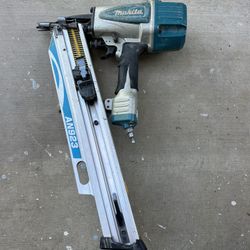 Makita 3.5 Inch Nail Gun