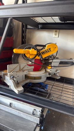 Dewalt 12 double bevel compound miter saw