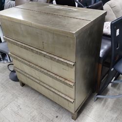 Unique Makeup / Jewelry Chest 