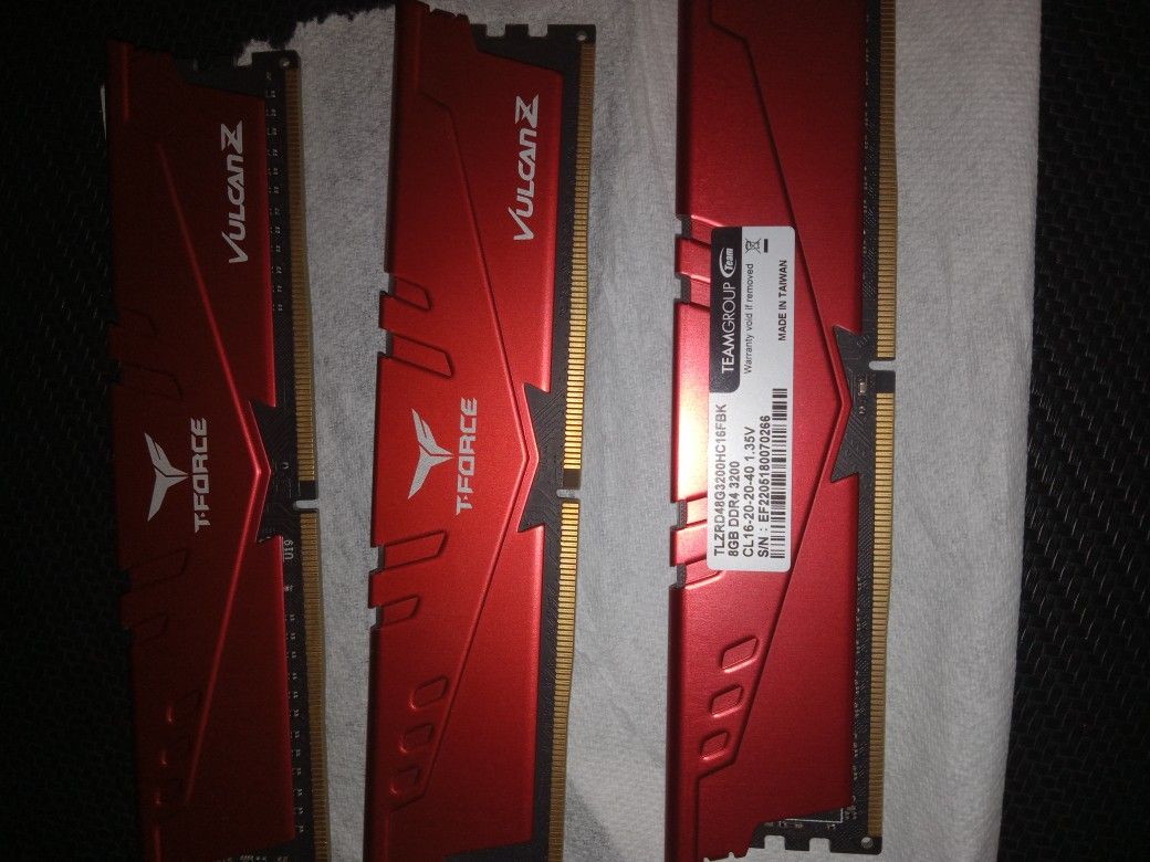 24 Gb Ram. Vulcan Z 8gb 3200mz