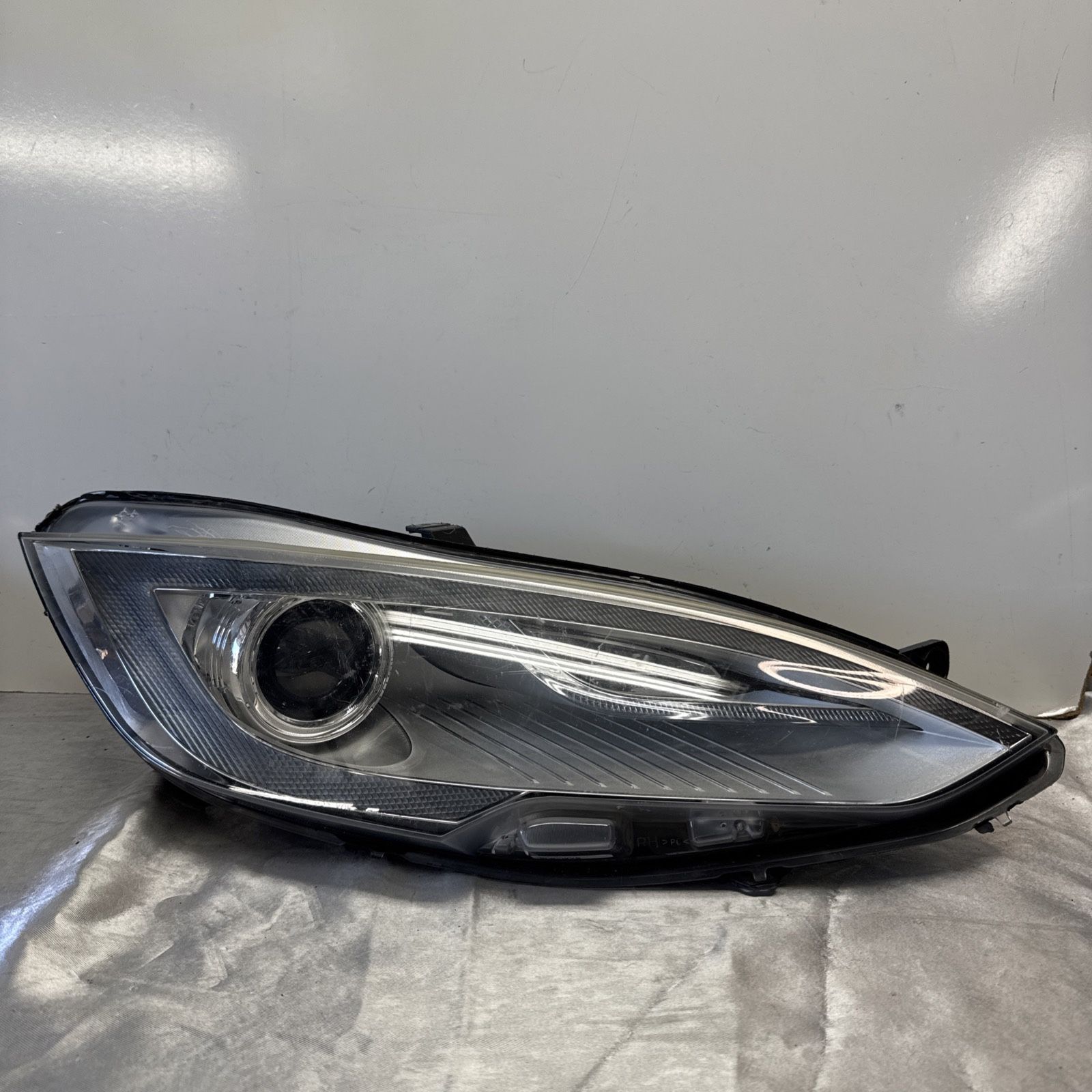 TESLA MODEL S HEADLIGHT RIGHT PASSENGER 2012 2013 2014 2015 (contact info removed)-00-D OEM