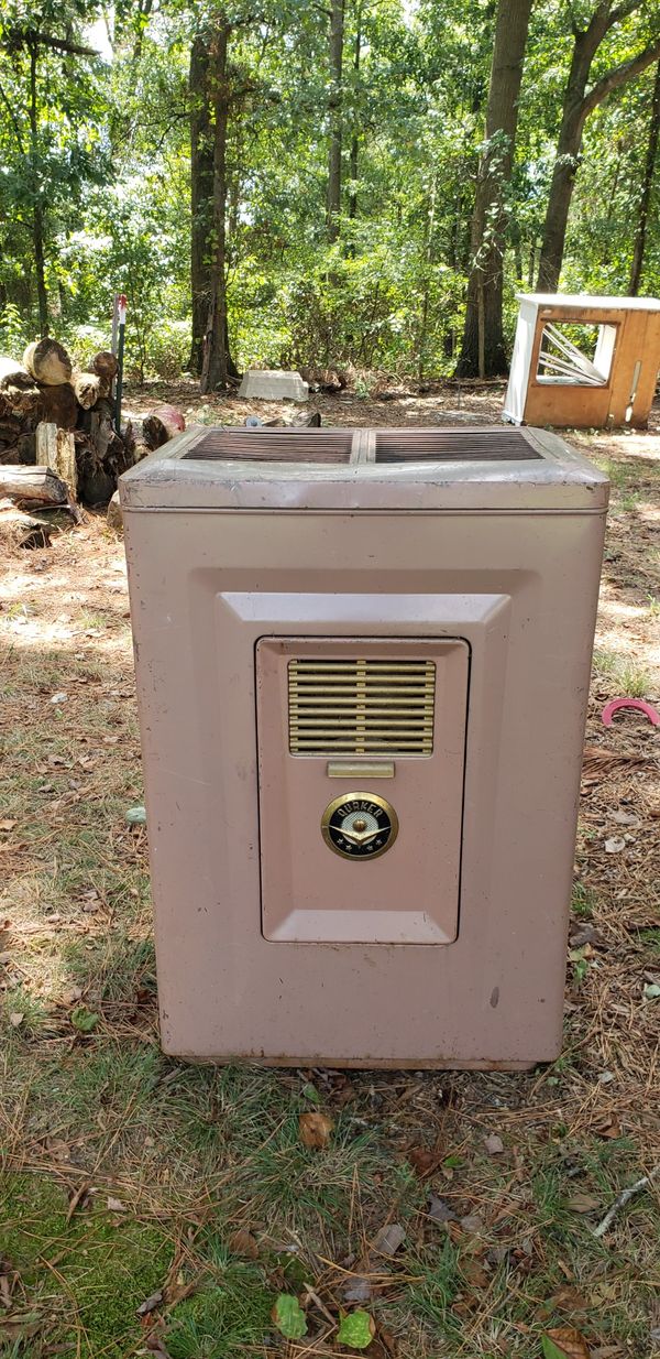 Vintage Quaker Oil Burning Stove For Sale In Lake Park Nc Offerup