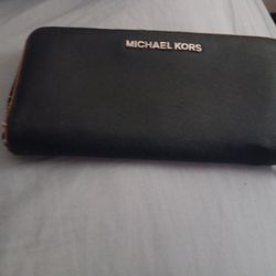 Orange Wallet / Neiman Marcus for Sale in Phoenix, AZ - OfferUp