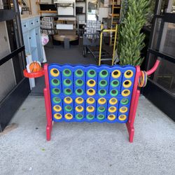 New Giant 4 In A Row Game With Accessories