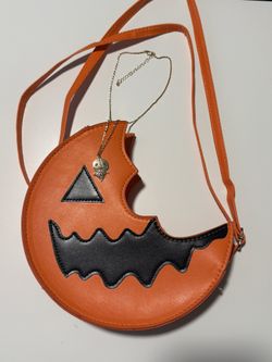 Trick Or Treat Purse With Sam Necklace 