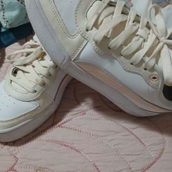 Womams Puma Shoes Soze 8.5