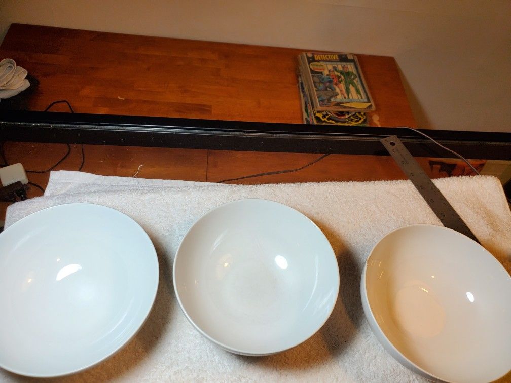 Crate&Barrel Classic White Soup/Cereal Bowls Set Of 2, 7 inch 2.75" Porcelain. 
They were manufactured in Indonesia. 
7 inch 2.75" Height set of 2.
1 