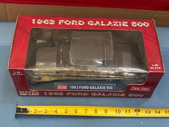 1963 FORD GALAXIE 500 DARK BLUE 1:18 DIE-CAST SUN STAR OPENING HOOD, DOORS & TRUNK NEW