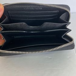 Michael Kors. Zip Wallet