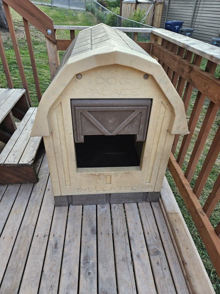 dog houses (2)