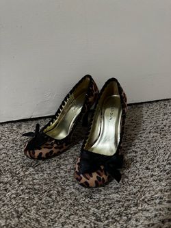 Women’s heels size 7