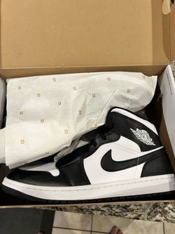 Nike Air Jordan 1 Mid White/Black “Panda” – Women’s Size 12, Men’s 10.5 – Brand New