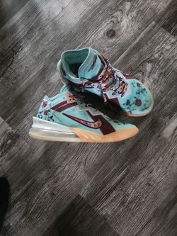 Nike LeBron 18 Low Daughters Size 7.5