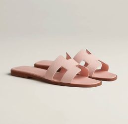 Hermès Oran Flat Sandals in Pink