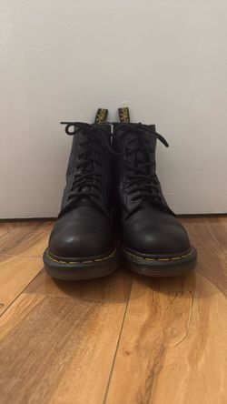 Women Doc Martens Size 9