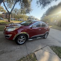 2012 HUYNDAY TUCSON 4CC CLEAN TX TITTLE