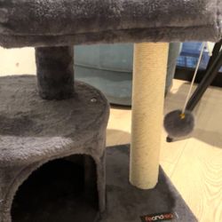 Small Cat Tree 