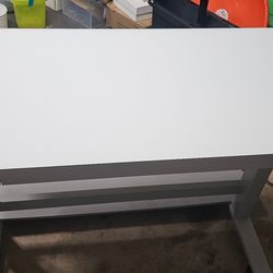 Electric standing office desk