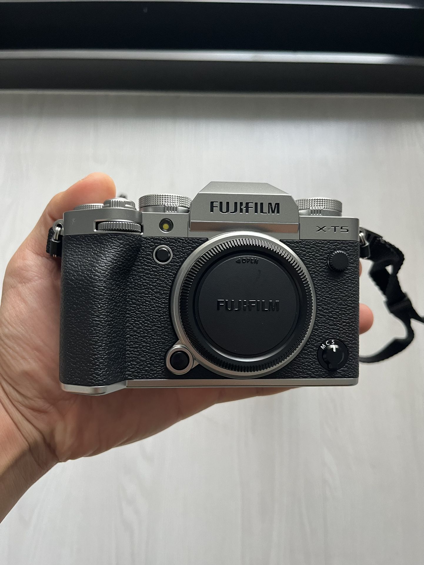 Fujifilm XT5 1550$