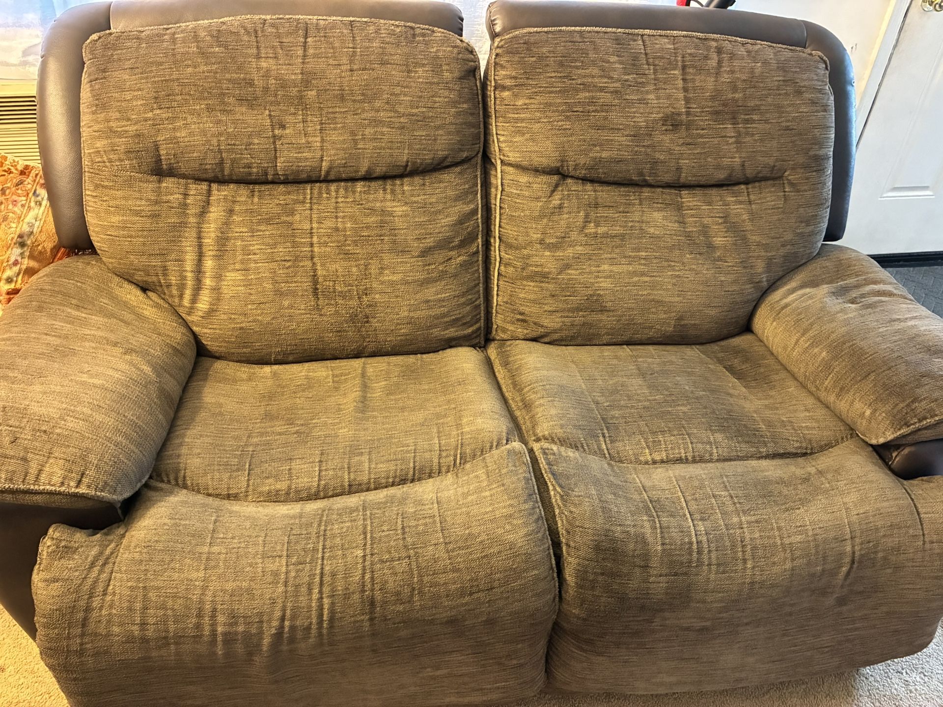 Used Good Recliner Sofa