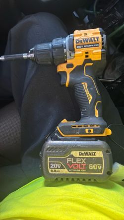 Dewalt 20v brushless atomic compact series drill 1/2” chuck