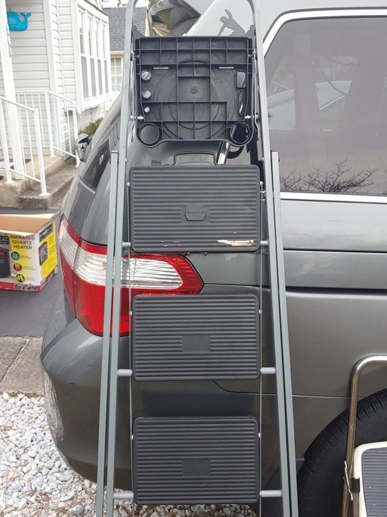 Brand NEW 5 Ft Ladder