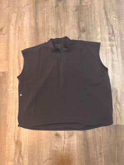Short sleeve figs top