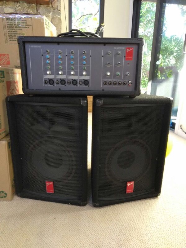 Amplifier Fender Speaker LX- 1504 Powered Mixer