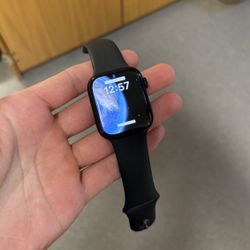 Locked Apple Watch series 9