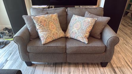 Sofa, 2 seater, gray fabric, great condition, free to pickup.
