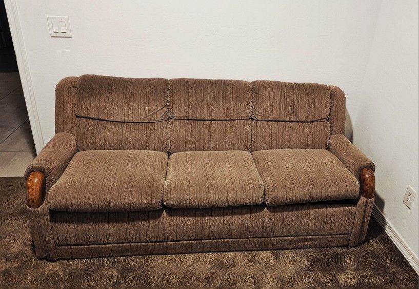LA Z BOY QUEEN SOFA SLEEPER ***FREE ***