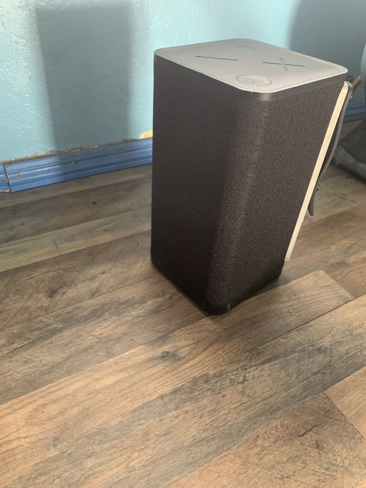 Hyperboom Ultimate Ears Bluetooth Speaker