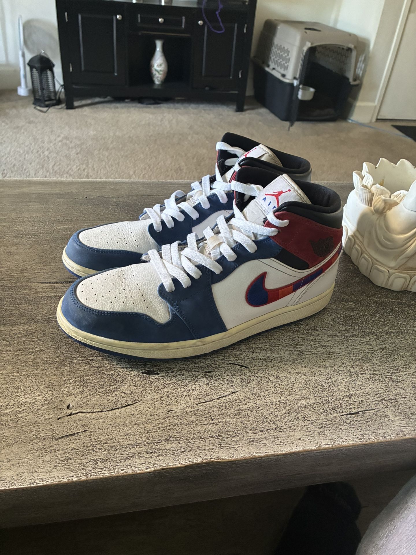 Air Jordan 1 Mid Red/White/Blue Size 10.5