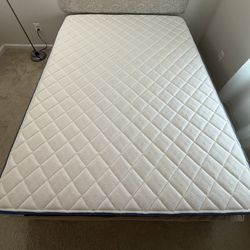 Mattress Firm’s Sleepy Rest Queen Hybrid Mattress + Protector