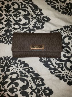 Michael kors wallet